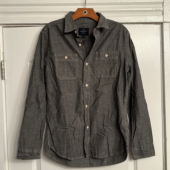 American Eagle Classic Fit Long Sleeve Button Down - Picture 1 of 4